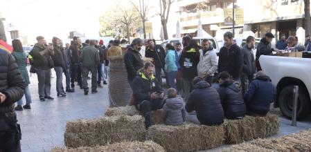 Protesta ante la Delegación del Govern en Girona
