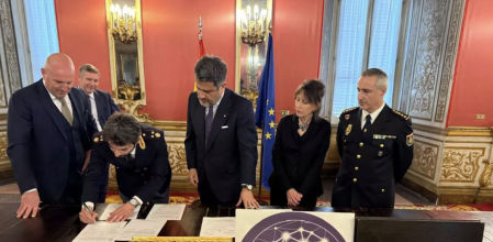 Se ha hecho la entrega de las obras de arte en la Embajada de Roma