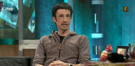 Jornet recuerda en 'La Revuelta' cómo en el Everest creyó que le seguía un hombre, aunque sabía que era una alucinación