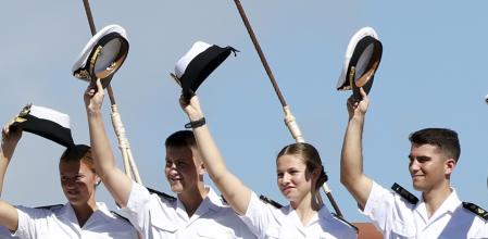 La princesa Leonor se despide Salvador de Bahía a bordo del Elcano que pone rumbo a Montevideo (Uruguay)&nbsp;