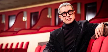 Romeo Castellucci recién aterrizado en el Liceu, el pasado viernes, donde debuta con 'Requiem'