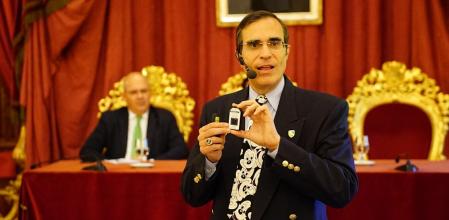 José Luis Cordeiro durante una conferencia en Cádiz