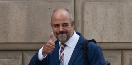 El exconseller de Interior de la Generalitat de Catalunya Miquel Buch a su llegada a un juicio en la Audiencia de Barcelona, a 28 de junio de 2023, en Barcelona, Catalunya (España). Buch es juzgado por presuntamente designar a un mosso como cargo de confianza para que escoltara al expresidente del Govern Puigdemont en el extranjero tras la aplicación del artículo 155 de la Constitución. El juicio seguirá con pruebas testificales hasta el viernes, 30 de junio, cuando está prevista la declaración de Puigdemont como testigo por videoconferencia. La Fiscalía pide condenar a Buch a seis años de prisión y 27 de inhabilitación por los presuntos delitos de malversación y prevaricación.