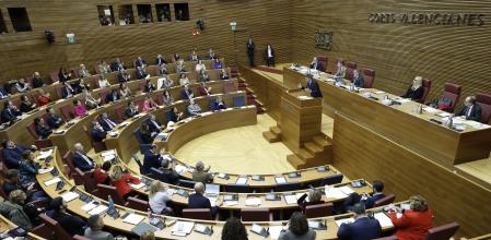 El president de la Generalitat, Carlos Mazón, durante una intervención en el pleno de las Corts Valencianes el pasado febrero&nbsp;