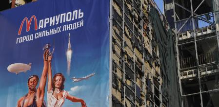 Un cartel en la ciudad de Mariupol: “Es una ciudad fuerte”&nbsp;