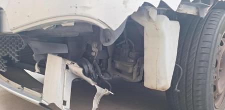 La parte de ante el coche de Salva quedó totalmente destrozada después de topar contra un jabalí