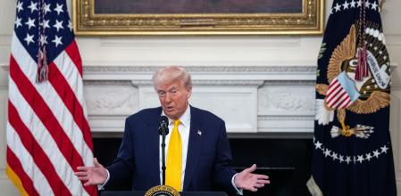 El presidente de Estados Unidos, Donald Trump, pronuncia unas palabras durante una sesión de trabajo con los gobernadores republicanos en la Casa Blanca.&nbsp;