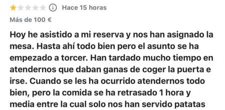 La clienta aseguró que tardaron mucho tiempo en atenderles, pero el propietario del local lo rebate.