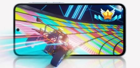 Monta una espectacular pantalla Super AMOLED de gran brillo y contraste