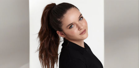 La actriz Zoé comparte su vida con sus gatas, Rita y Lola