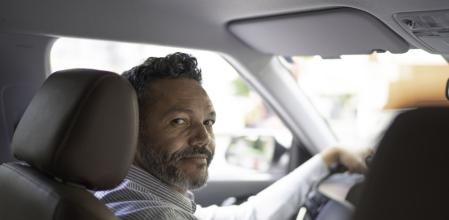 El reposacabezas, a pesar de lo que pueda indicar su nombre, no está diseñado para apoyar la cabeza sino para prevenir lesiones en caso de accidente 