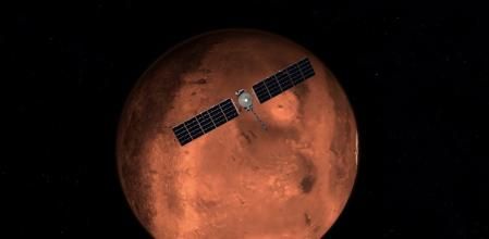 Concepto artístico que muestra la nave Europa Clipper de la NASA mientras sobrevuela Marte.