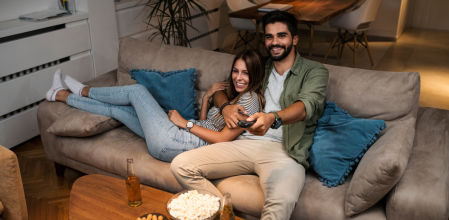 Conectar con tu pareja es mucho más que ver la tele juntos.