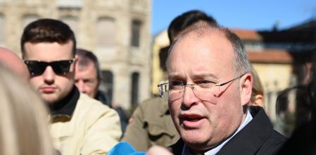 El portavoz del PP en el Congreso de los Diputados, Miguel Tellado, en una atención a los medios de comunicación este sábado en León.