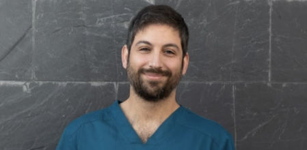 Álvaro Fernández, farmacéutico: “Los mosquitos no pican, se alimentan de néctar. Quienes pican son las hembras, que necesitan sangre para madurar sus huevos”