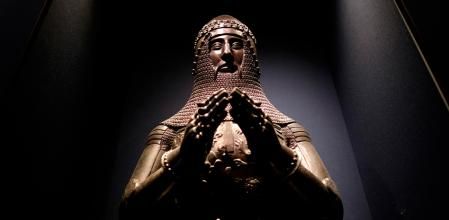 Estatua de Eduardo de Woodstock, el Príncipe Negro, en la National Portrait Gallery de Londres