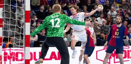 Emil Nielsen fue uno de los destacados del equipo con sus 1 4 paradas