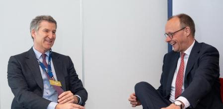 Alberto Núñez Feijóo se ha reunido con el futuro canciller alemán, Friedrich Merz, este jueves en Bruselas 