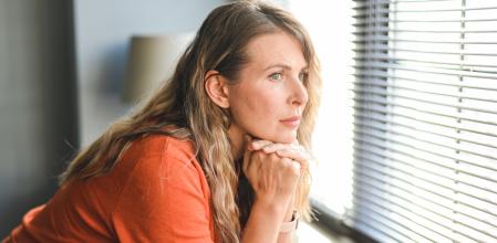 “El estrógeno y la progesterona juegan un papel crucial en la motilidad gastrointestinal, ayudando a que nuestro sistema digestivo funcione correctamente”