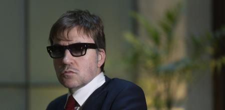 El cineasta Albert Serra estrena hoy en cines su documental 'Tardes de soledad'