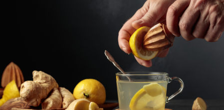 El agua con limón no adelgaza