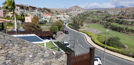 La vivienda donde residen los secuestrados en la urbanización de lujo El Salobre, en el sur de la isla de Gran Canaria.&nbsp;