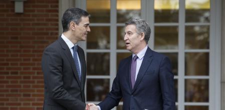 Pedro Sánchez y Alberto Núñez Feijóo, el jueves, antes de su infructuosa reunión en la Moncloa