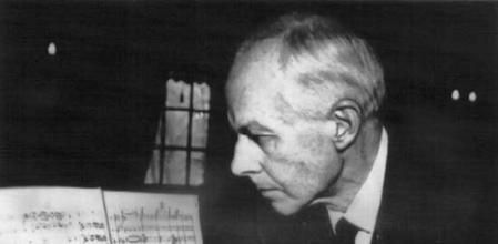 Un anciano Béla Bartók vigila el piano&nbsp;