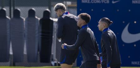 ENTRENO DEL FC BARCELONA. RAPHINHA, ARAUJO Y ANSU.