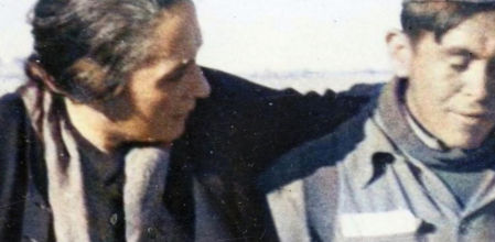 Una imagen del documental Pasionaria, Dolores Ibárruri , dirigido por Amparo Climent; aquí, la líder comunista atiende a un soldado