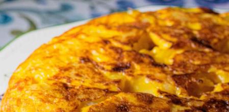 Jordi Roca y sus sobrinos Marc y Martí Roca publican un libro de recetas.