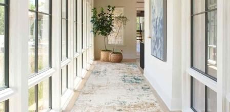 8 alfombras de pasillo que cambiarán tu concepto de esta zona de paso