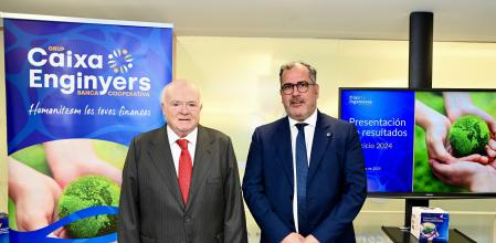El presidente de Caixa Enginyers, Félix Masjuan, junto al director general de la banca cooperativa, Juanjo Llopis