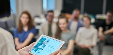 ¿Sabes cómo atraer, fidelizar y formar el talento digital?