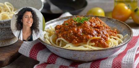 La oncóloga Cristina Sánchez recomienda evitar el tomate frito con edulcorantes y aditivos innecesarios.