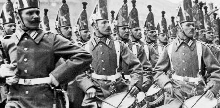 Desfile militar en Alemania en 1896