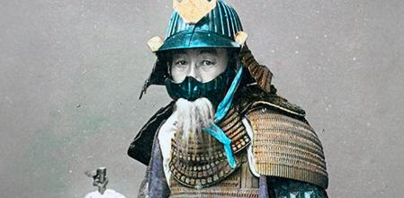 Samurái con armadura. Detalle de una impresión de plata sobre gelatina de Kusakabe Kimbei, década de 1860