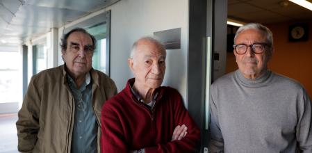 Enrique Murillo posa junto con Ramon de España y Javier Melero antes del podcast de 'Sopa de Ganso'