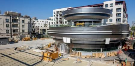 Las avanzadas obras del restaurante Tesla, en Santa Monica (Los Ángeles)