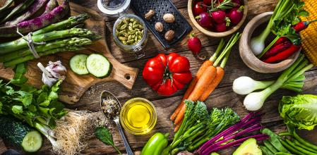Alimentos saludables: verduras orgánicas y frescas