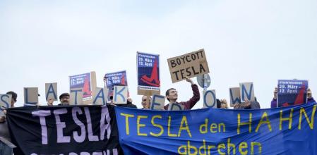 Manifestación contra Tesla en Alemania.