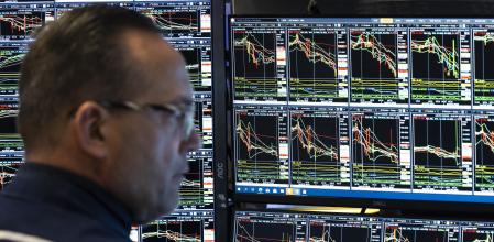 Un trader en la bolsa de Nueva York 