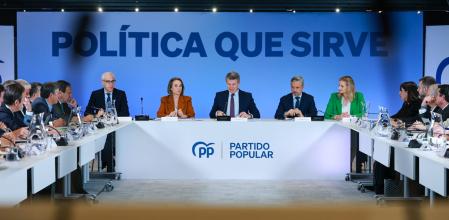 Alberto Núñez Feijóo presidió ayer lunes la reunión con representantes de los sectores más afectados por los aranceles&nbsp;