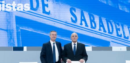 El consejero delegado de Banco Sabadell, César González-Bueno y el presidente de Banco Sabadell, Josep Oliu&nbsp;