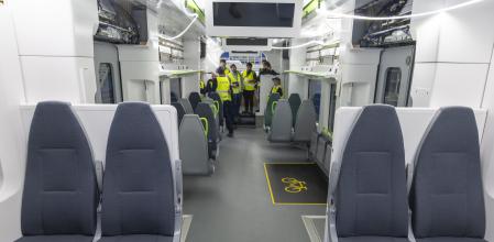 Interior del vagón del primero de los trenes de la R-Aeroport