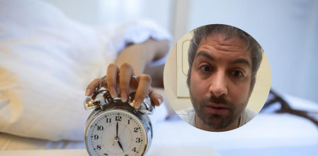 Álvaro Fernández y un despertador