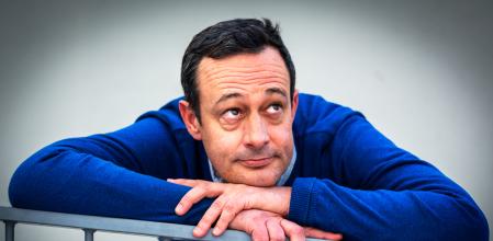 Mathieu Carenzo nació en Paris en 1975