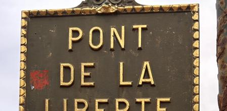 La actriz y ex modelo Esther Arroyo disfruta viajando y le encanta conocer a gente nueva