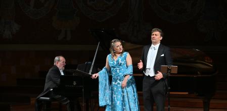 Helmut Deutsch acompañó, meticuloso, al piano a la pareja bávara