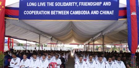 Marinos de la armada de Camboya, hace dos sábados, en la inauguración de la base naval de Ream, ampliada y modernizada por China. Xi visitará el país este jueves&nbsp;